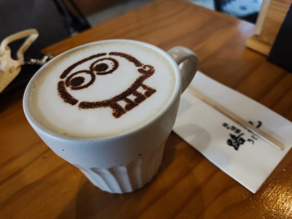 カフェ「路地」のアッサムティーラテ