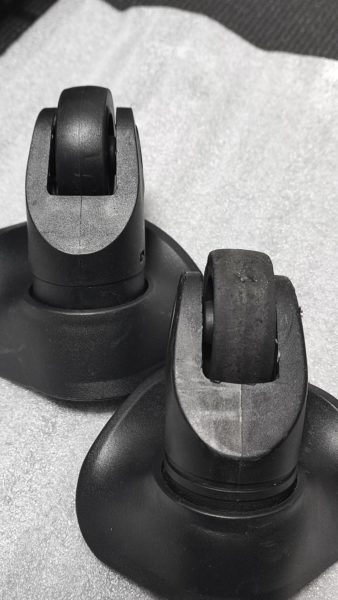 旧キャスターと新キャスターの比較写真